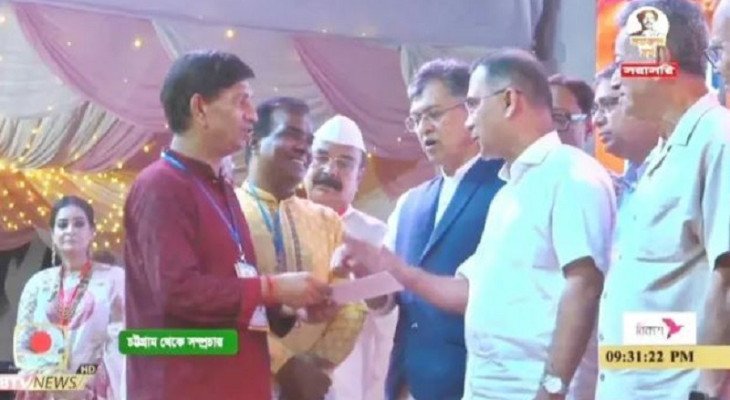 চট্রগ্রামে প্রধানমন্ত্রীর অনুষ্ঠানের সঞ্চালক আওয়ামী লীগ নেতা, উঠছে প্রশ্ন